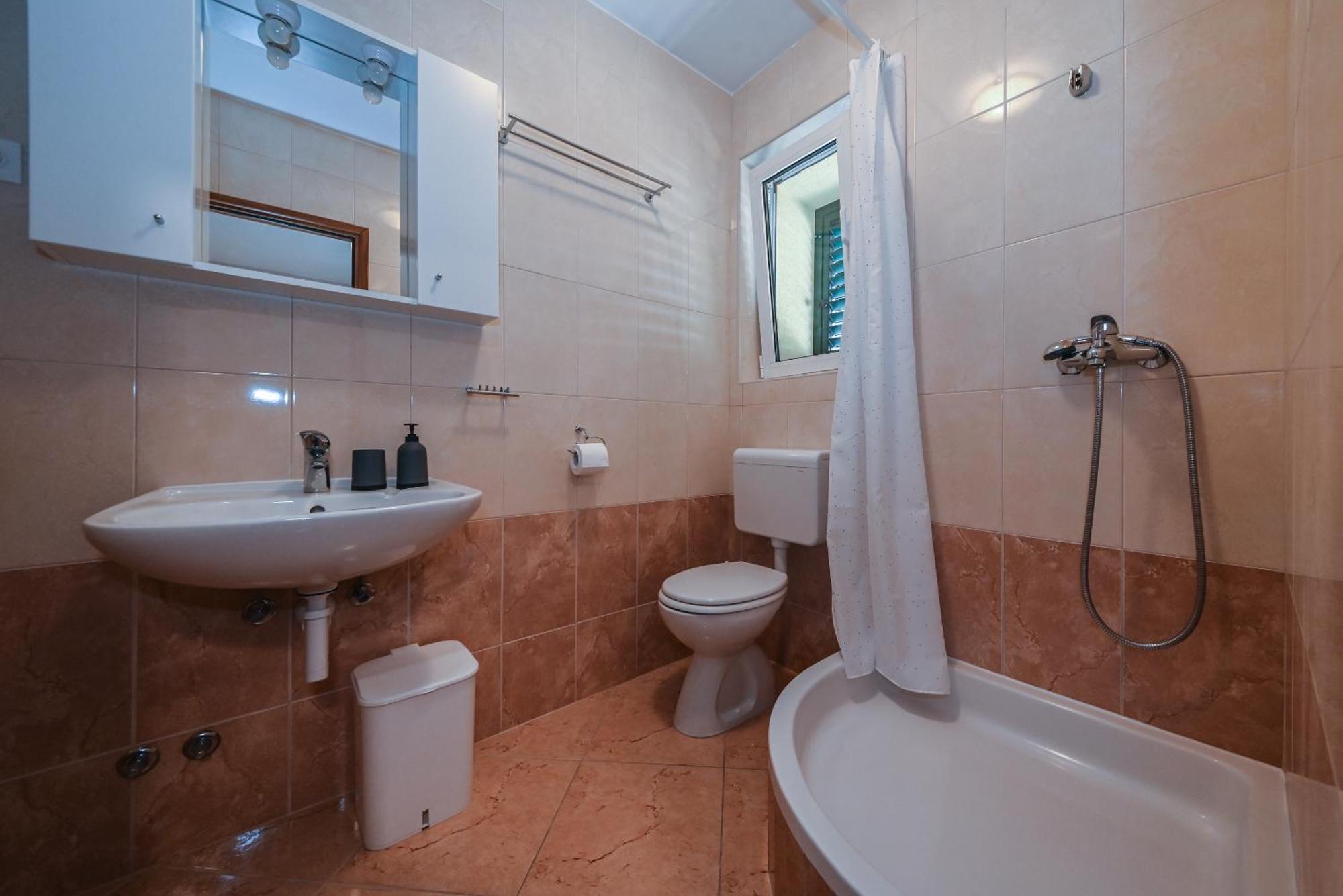 Apartments Carevic Ante Baška Voda Zewnętrze zdjęcie