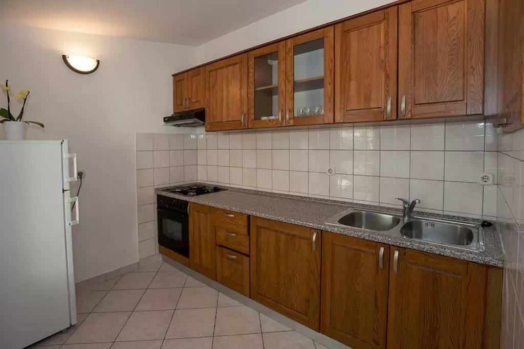 Apartments Carevic Ante Baška Voda Zewnętrze zdjęcie